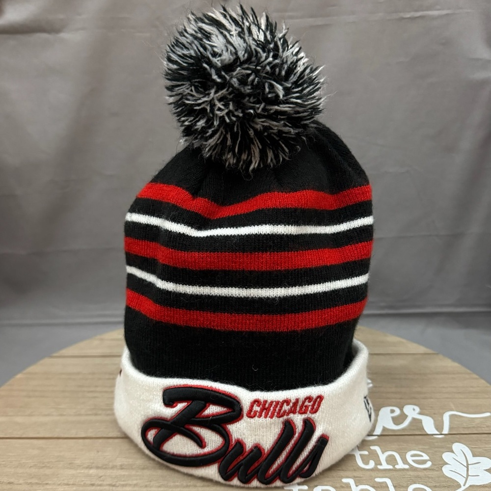 New Era NBA Chicago Bulls Cuff Knit Pom Beanie Men’s Women’s Black Red OSFA